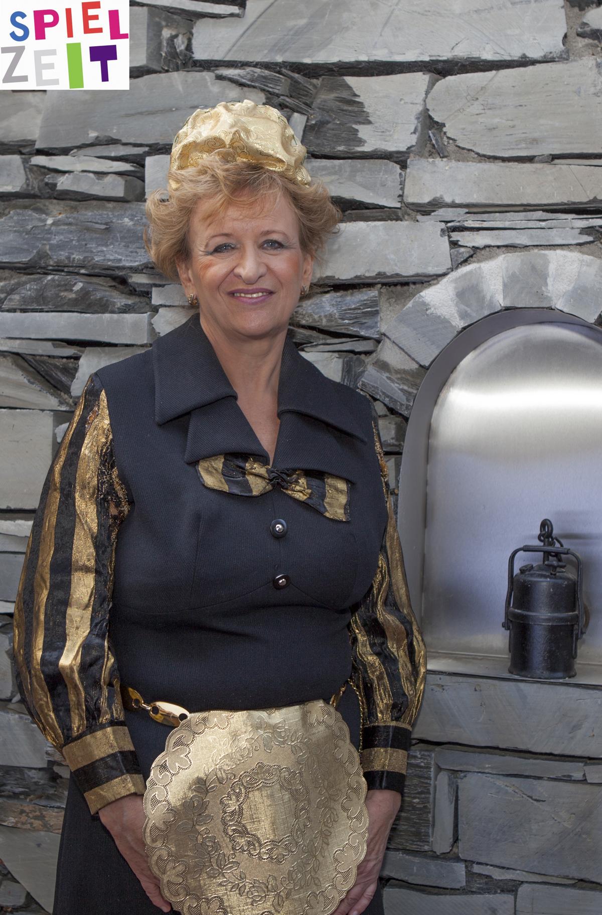 Walburga Waldmeister - Helga Heckl