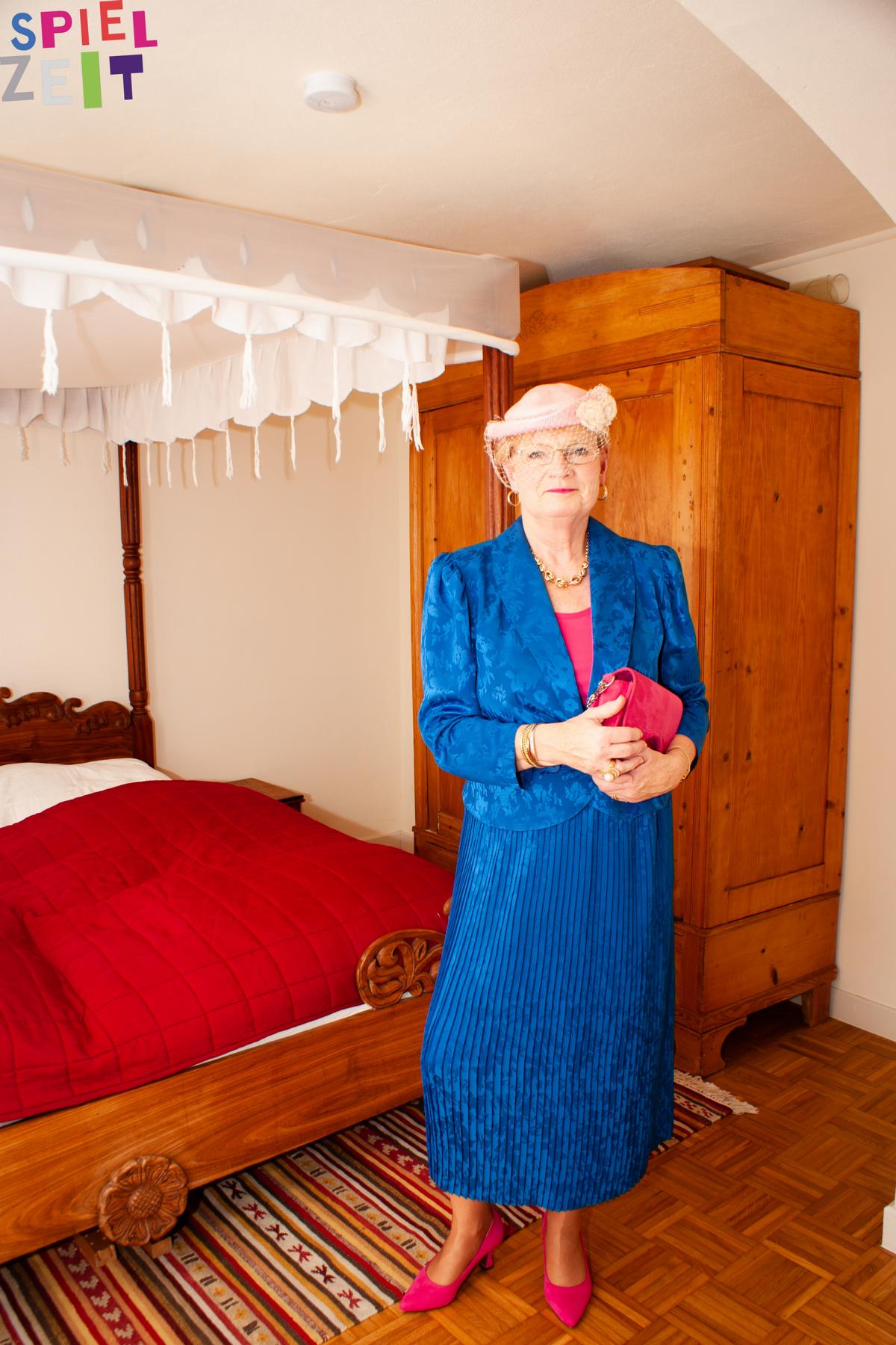 Gesine von Dorn (Mutter des Bräutigam) - Karin Schüller