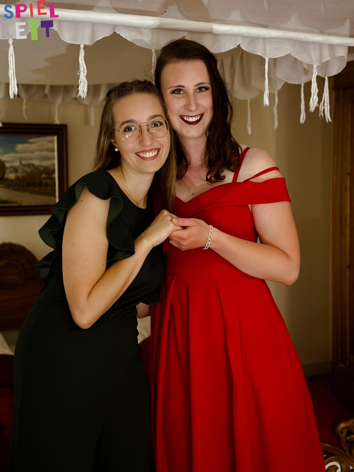 Linda Lecker und Heidi Hitzig - Lena Lohn und Johanna Müller